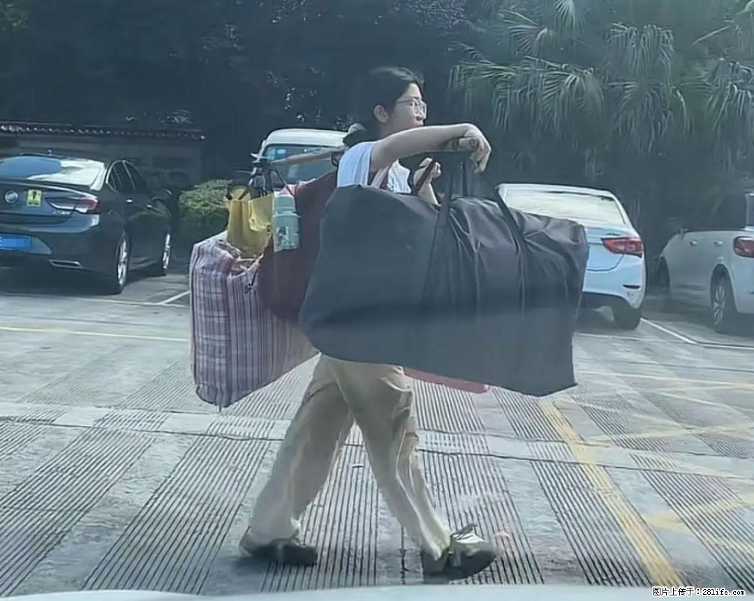 全网追的“扁担女孩”，找了一份暑假工，时薪12元 - 六安生活资讯 - 六安28生活网 la.28life.com